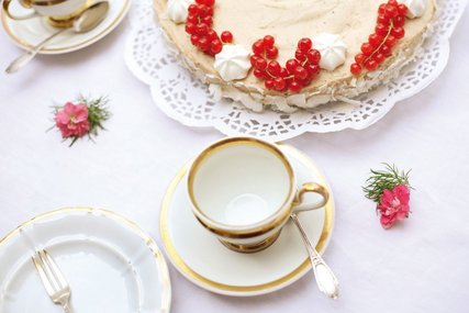 Kaffeegedeck mit Kurchen - Copyright: www.gemeindebrief.de